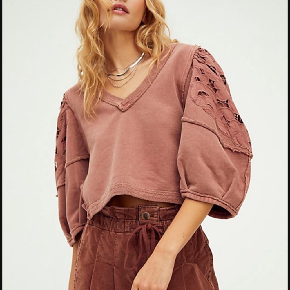 ISO Alyssa rose pullover pink - NFS / In Search of! XS or Small